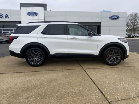 New 2026 Ford Explorer ST-Line w/ ST-Line Street Pack RWD image 2