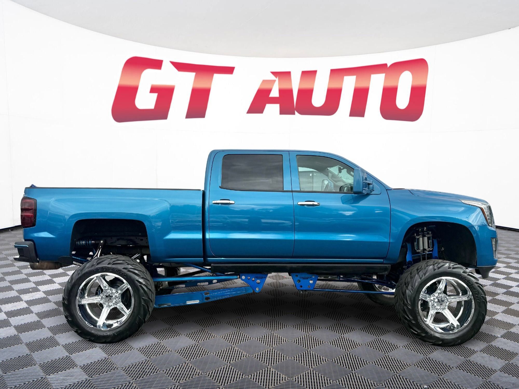 Used 2015 Chevrolet Silverado 2500 LTZ w/ Duramax Plus Package AWD/4WD image 6