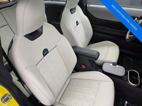 Used 2025 MINI Cooper 2-Door Hardtop FWD image 26