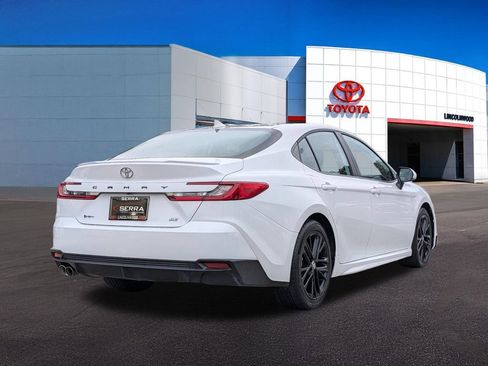 Used 2026 Toyota Camry SE FWD image 10
