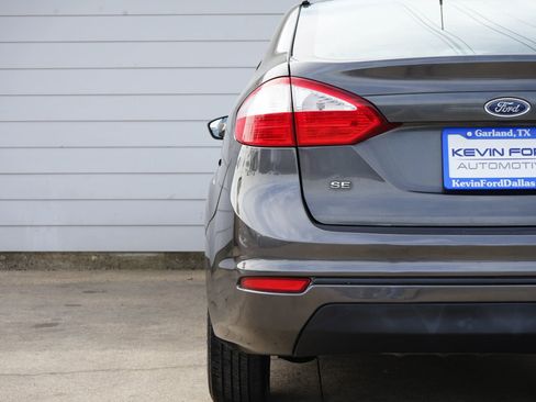 Used 2017 Ford Fiesta SE image 40