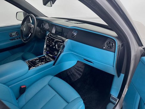 Certified 2022 Rolls-Royce Cullinan w/ Dark Exterior Package AWD/4WD image 9