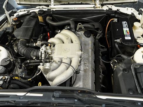 Used 1989 BMW 525i Sedan image 3