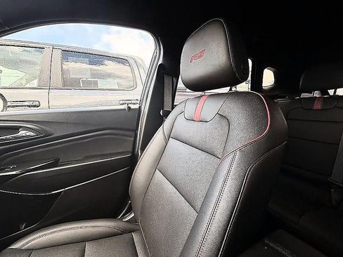 Used 2025 Chevrolet Trax RS w/ Driver Confidence Package image 2