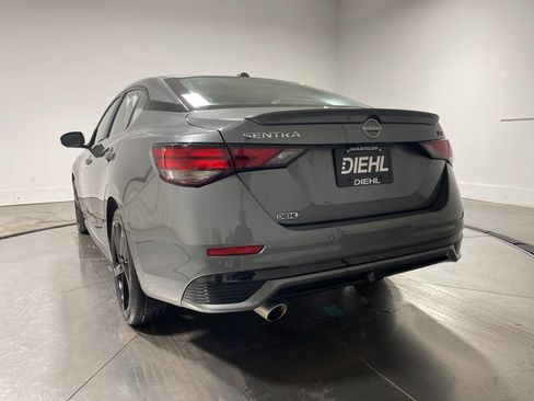 Used 2024 Nissan Sentra SR w/ SR Premium Package image 5