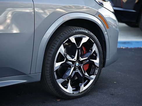 Certified 2025 BMW X2 xDrive28i w/ Technology Package image 5