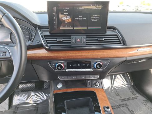 Used 2023 Audi Q5 2.0T Premium w/ Convenience Package image 21