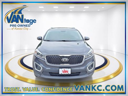Used 2018 Kia Sorento AWD image 2