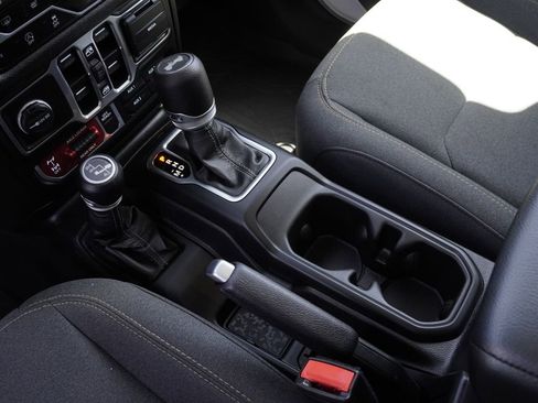 Certified 2025 Jeep Wrangler Unlimited Sport AWD/4WD image 18