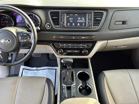 Used 2019 Kia Sedona EX FWD image 32