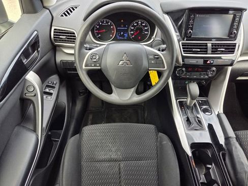 Used 2020 Mitsubishi Eclipse Cross ES FWD image 12
