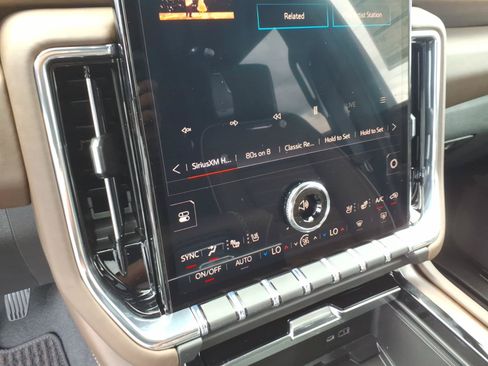 New 2026 GMC Yukon Denali Ultimate AWD/4WD image 15
