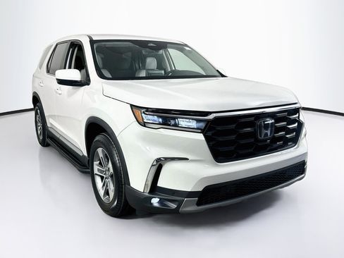 Used 2023 Honda Pilot EX-L image 3