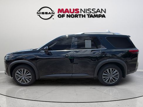 Certified 2025 Nissan Pathfinder SL w/ SL Premium Package FWD image 6