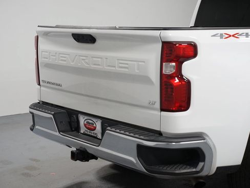 Used 2023 Chevrolet Silverado 1500 LT AWD/4WD image 9