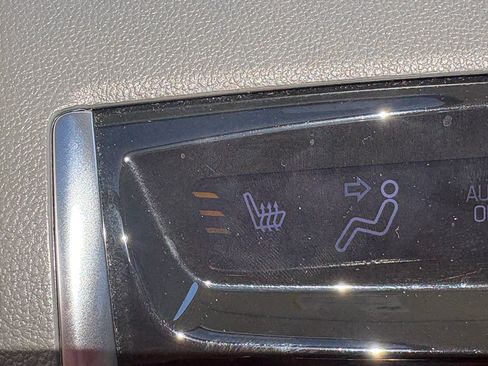 Used 2024 Cadillac XT6 Premium Luxury AWD/4WD image 33