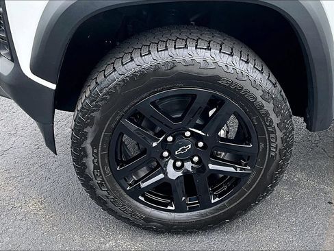 Used 2024 Chevrolet Colorado Trail Boss AWD/4WD image 7