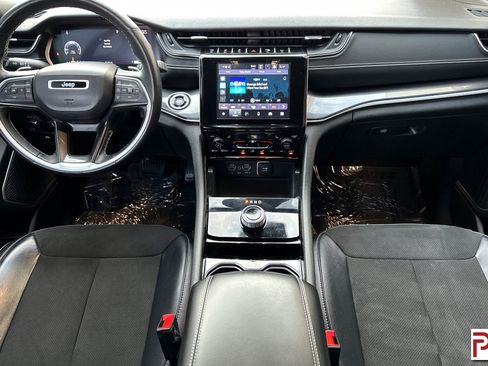 Used 2022 Jeep Grand Cherokee L Laredo image 16