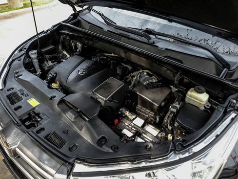 Used 2017 Toyota Highlander Plus image 59