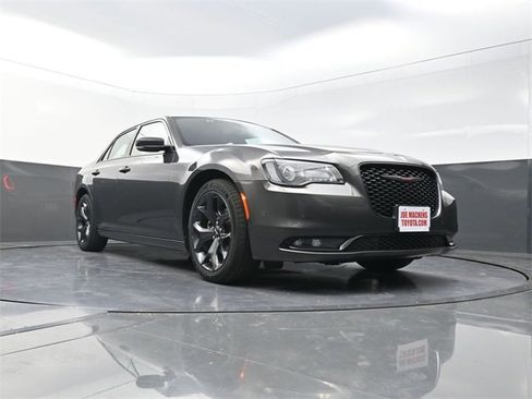 Used 2023 Chrysler 300 S image 27