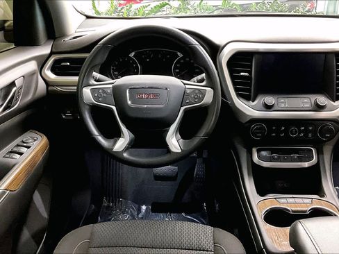 Used 2022 GMC Acadia SLE image 10