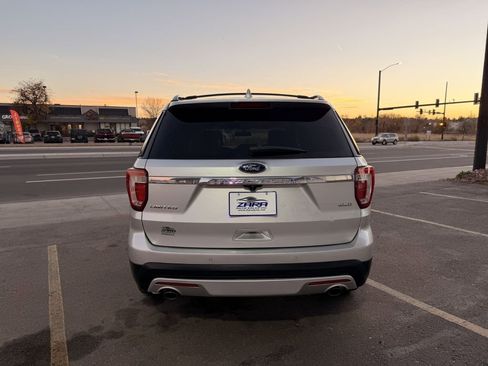 Used 2017 Ford Explorer Limited image 6