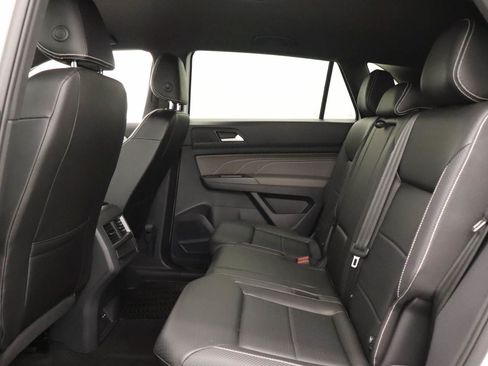 Used 2022 Volkswagen Atlas Cross Sport SE AWD/4WD image 16