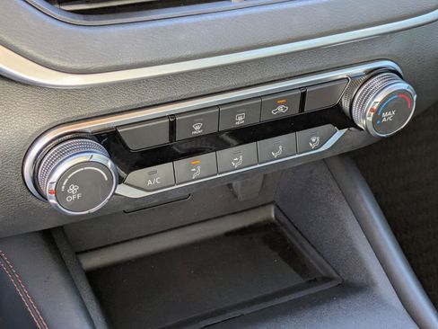 Certified 2022 Nissan Altima 2.5 SR image 18