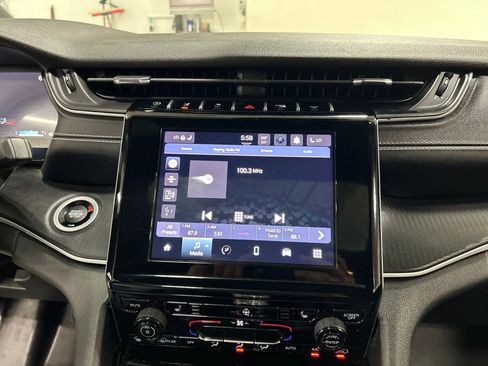 Used 2023 Jeep Grand Cherokee Altitude AWD/4WD image 17