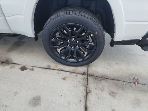 New 2026 RAM 1500 Limited AWD/4WD image 26