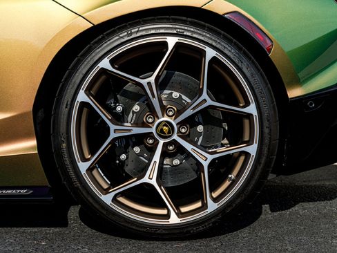 Used 2024 Lamborghini Revuelto AWD/4WD image 8