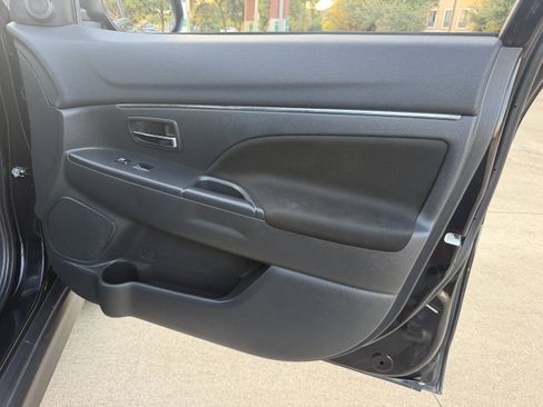 Used 2020 Mitsubishi Outlander Sport ES FWD image 9