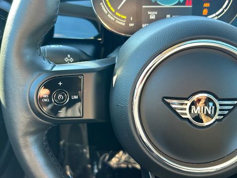 Used 2024 MINI Cooper SE image 19