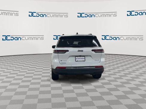 Used 2022 Jeep Grand Cherokee L Laredo w/ Luxury Tech Group I AWD/4WD image 7