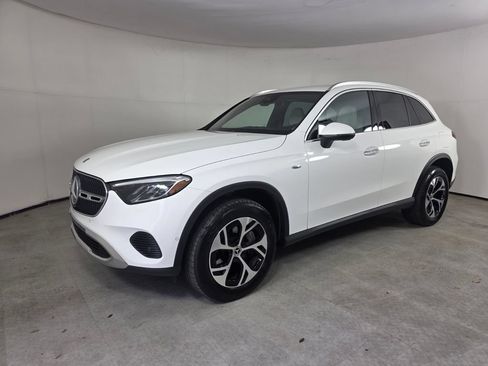Certified 2025 Mercedes-Benz GLC 350e 4MATIC image 8