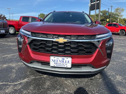 Used 2025 Chevrolet Trax LT w/ Driver Confidence Package image 8