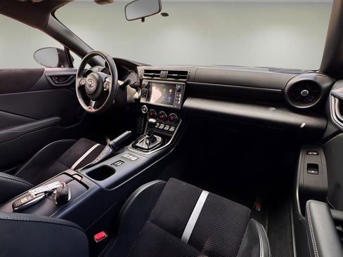 Used 2025 Toyota GR86 Premium RWD image 21