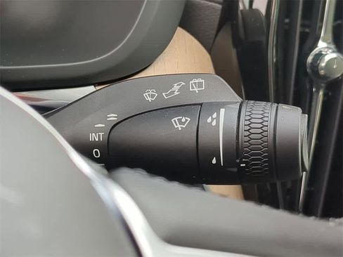 New 2026 Volvo XC60 B5 Ultra w/ Protection Package Premier image 24