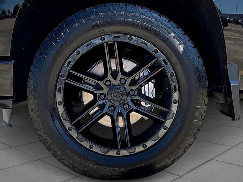 Used 2022 Chevrolet Silverado 1500 Custom w/ LPO, Dark Essentials Package AWD/4WD image 10