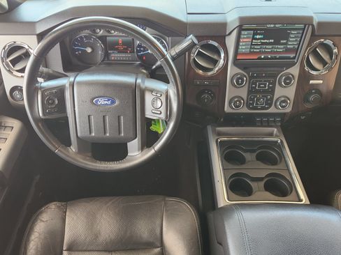 Used 2015 Ford F250 Lariat w/ Lariat Interior Package AWD/4WD image 28