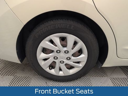 Used 2017 Hyundai Elantra SE FWD image 18