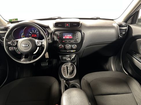 Used 2014 Kia Soul ! FWD image 4