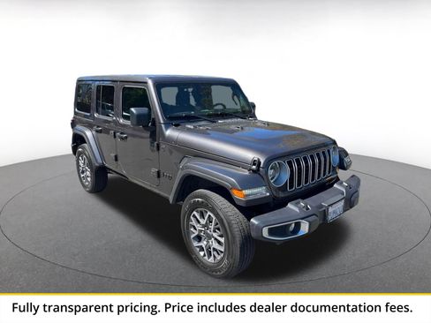 Used 2025 Jeep Wrangler Unlimited Sahara AWD/4WD image 1