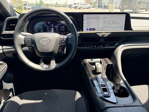 Used 2024 Toyota Crown AWD/4WD image 10