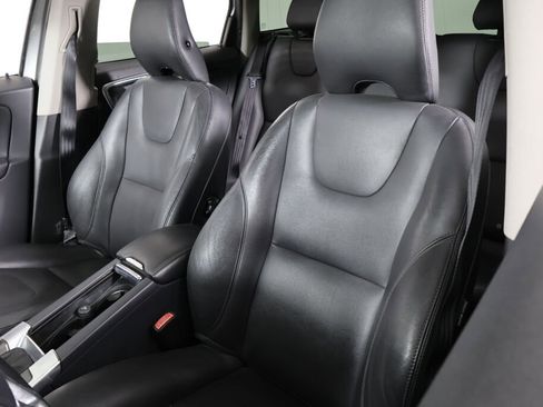 Used 2015 Volvo XC60 T6 Platinum image 11