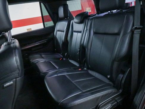 Used 2019 Ford Expedition XLT w/ Equipment Group 202A RWD image 13