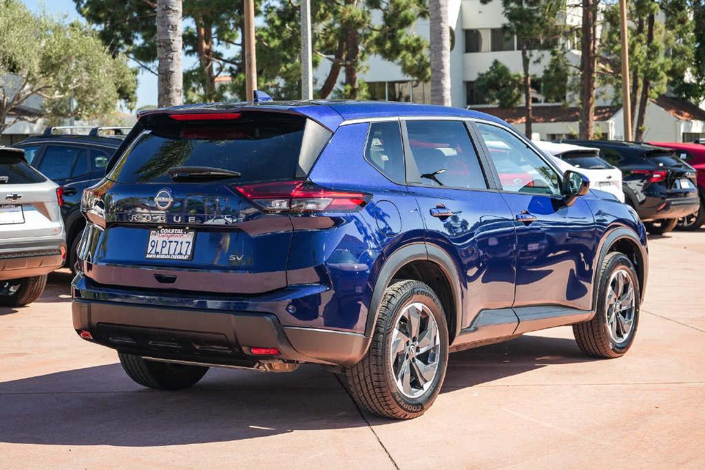 Used 2024 Nissan Rogue SV FWD image 6