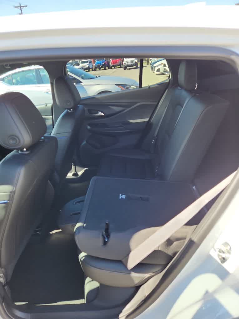 Used 2025 Buick Envista Sport Touring FWD image 22