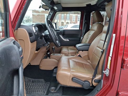 Used 2012 Jeep Wrangler Unlimited Sahara w/ Dual Top Group image 15