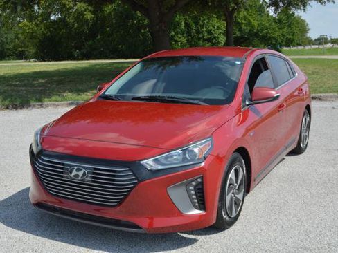 Used 2019 Hyundai Ioniq SEL FWD image 1